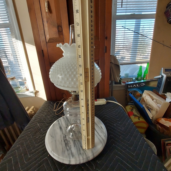 Mid century Hobnail Lamp - Picture 7 of 15